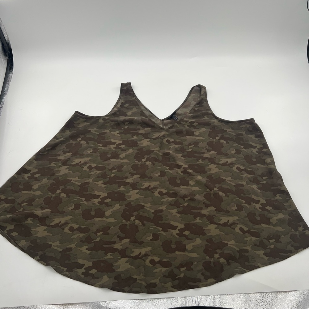 Lane Bryant Green Camo Tank Top Flowy Camouflage Women’s